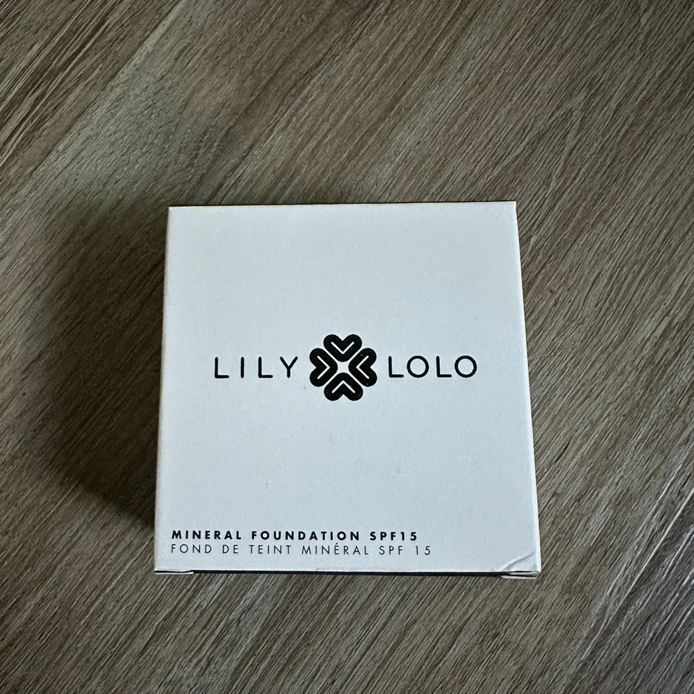 BUY 1 GET 1 FREE | Lily Lolo Mineral Foundation FULL size, SPF 15 (NEW IN BOX)